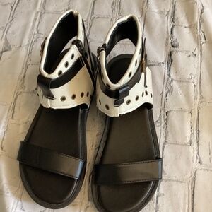 PLATFORM SANDALS (Size:10.5)